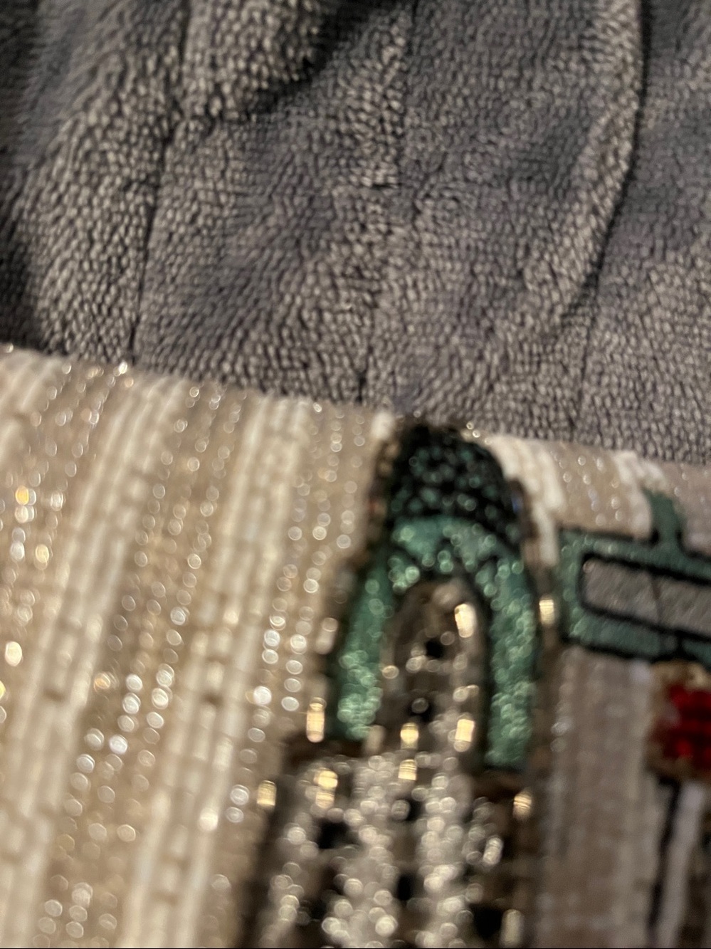 Beaded Ivory Taxi-Embroidered Shoulder Bag - Picture 11 of 12